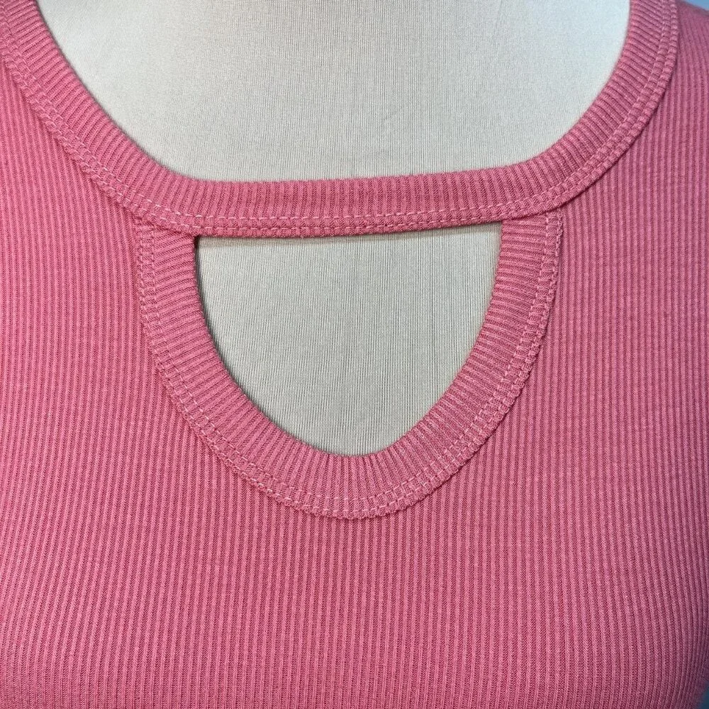 Timing Pink Ribbed Chest Cutout Top (L) - Picture 5 of 5